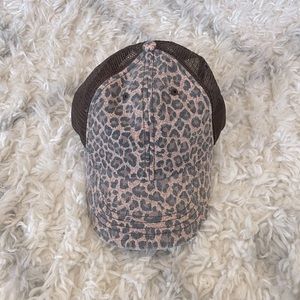 LEOPARD PRINT SNAP BACK HAT